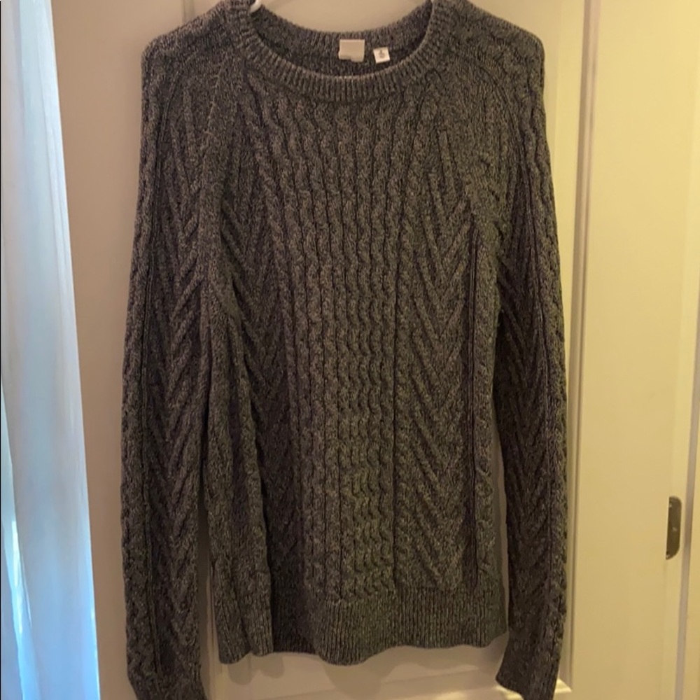 Grey cable sweater GAP sz M TaLL